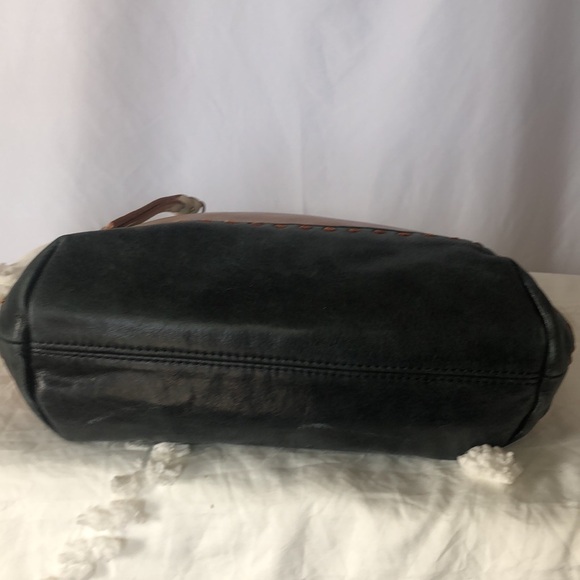 THE SAK tan, cream, and navy blue genuine leather shoulder bag. Braided strap. - Picture 8 of 14